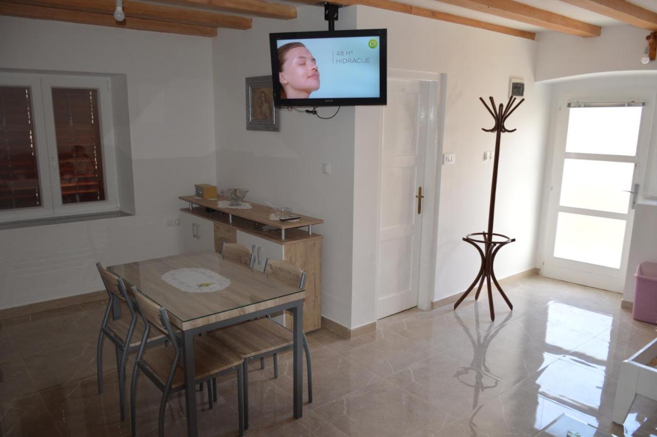 Studio Apartman Kata Prvic Sepurine Exteriér fotografie