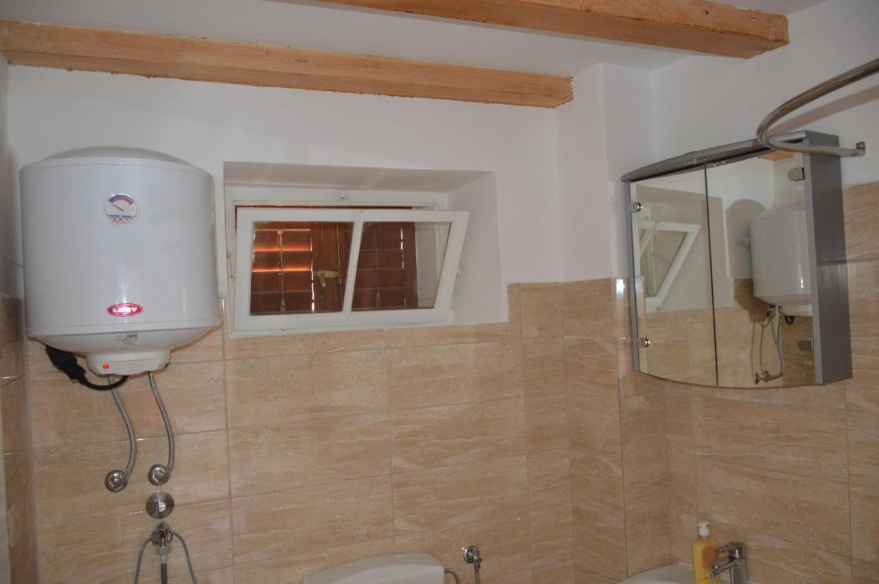 Studio Apartman Kata Prvic Sepurine Exteriér fotografie