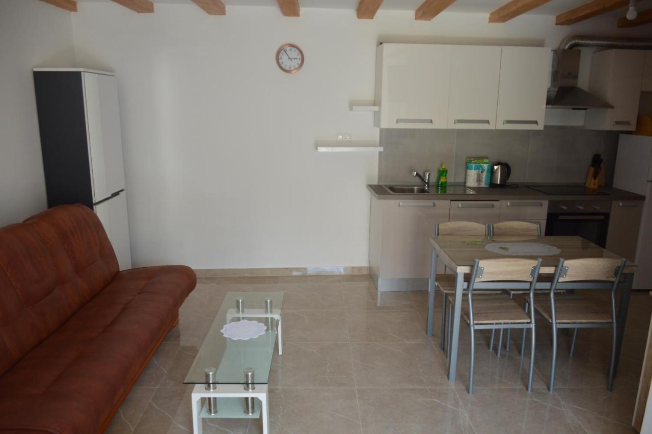 Studio Apartman Kata Prvic Sepurine Exteriér fotografie